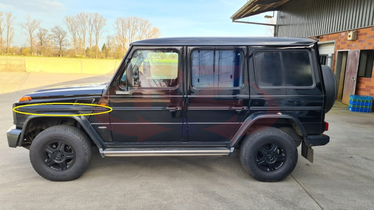 1 Scheuerleiste Kotflügel vorne R+L passend Länge ca. 1184 mm passend für Mercedes Wolf GD 250 W460 W461 W463